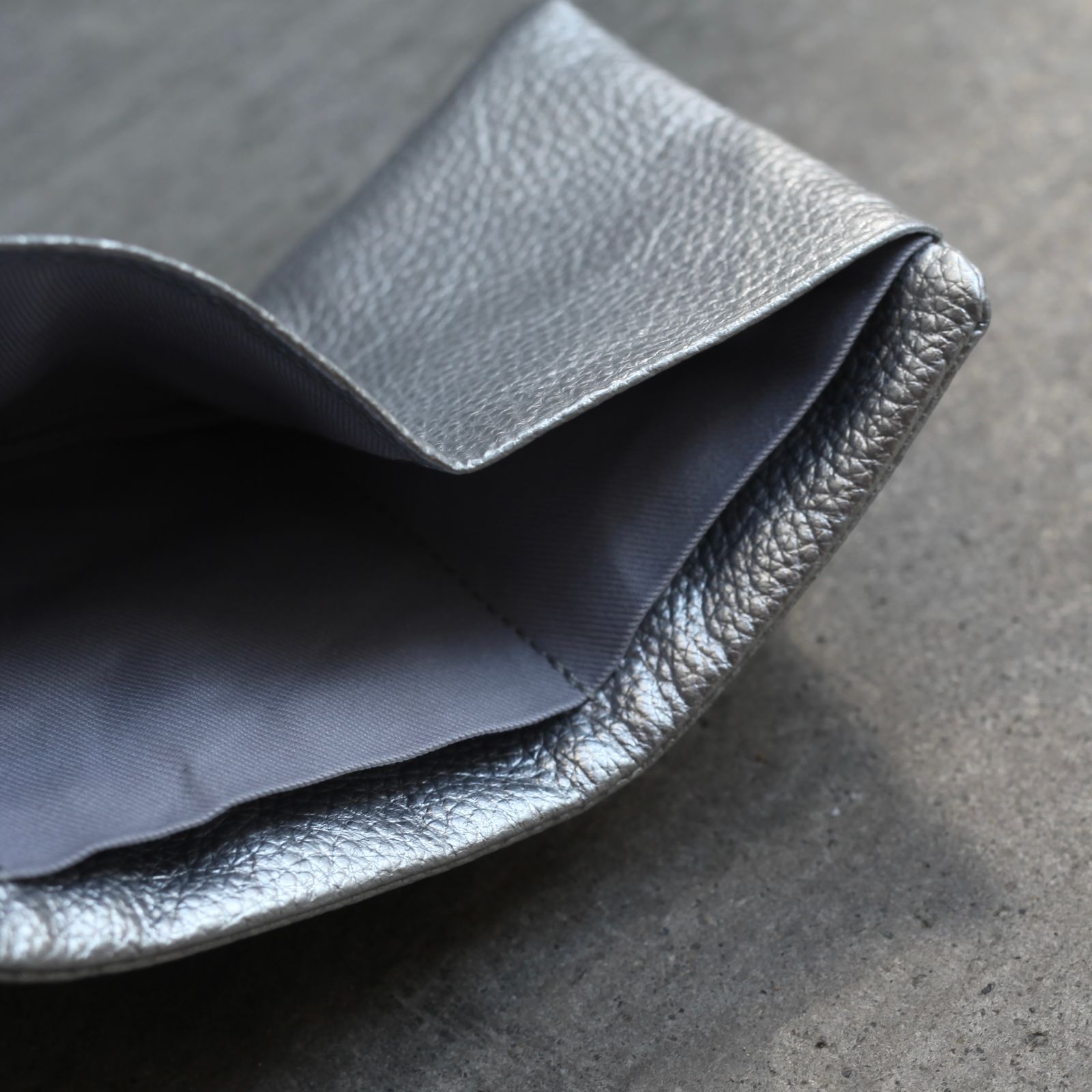 【残り一点】Frame Trifold Wallet(ODD_COW)