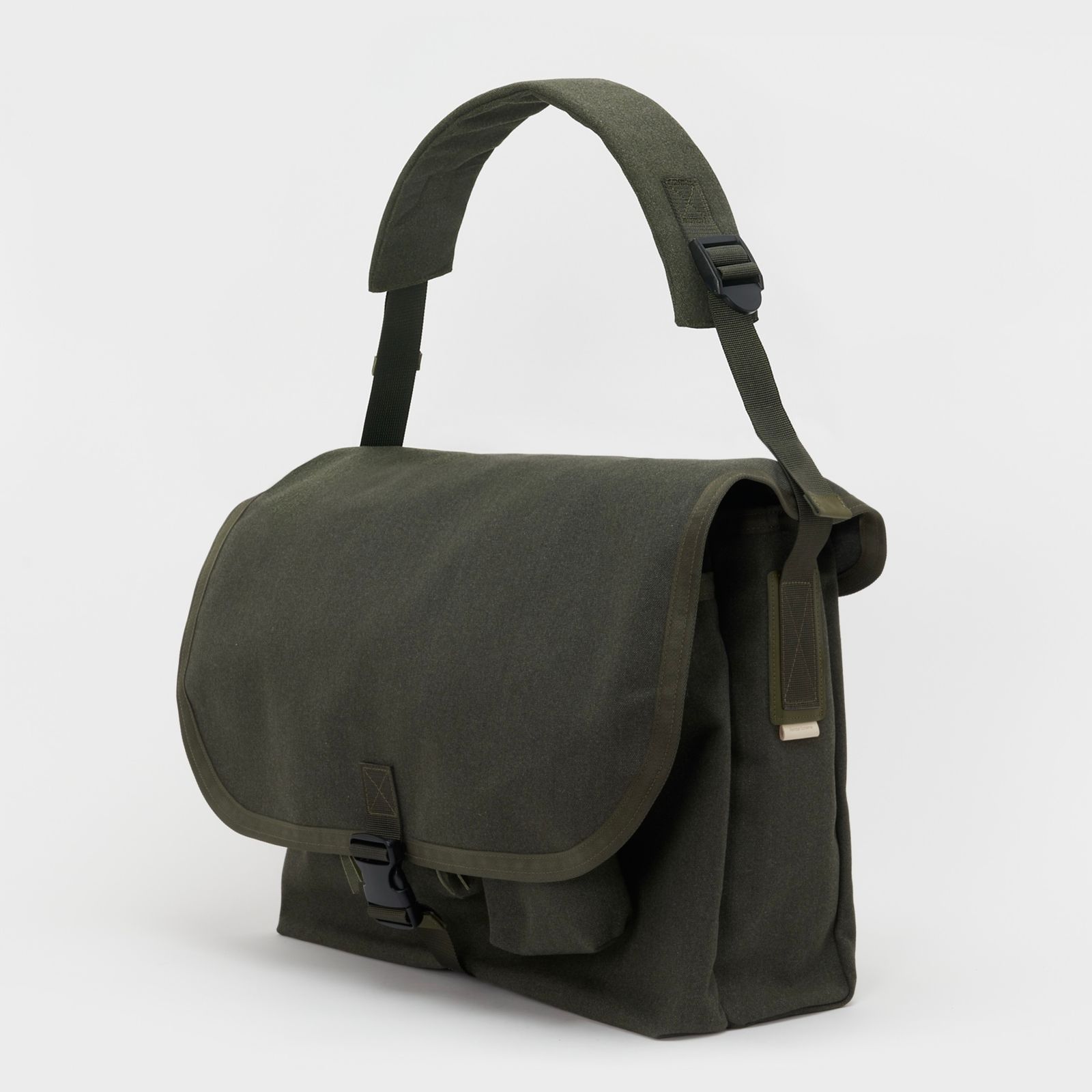 アクセサリー hender scheme messenger bag large Hender Scheme messenger bag large – unexpected store