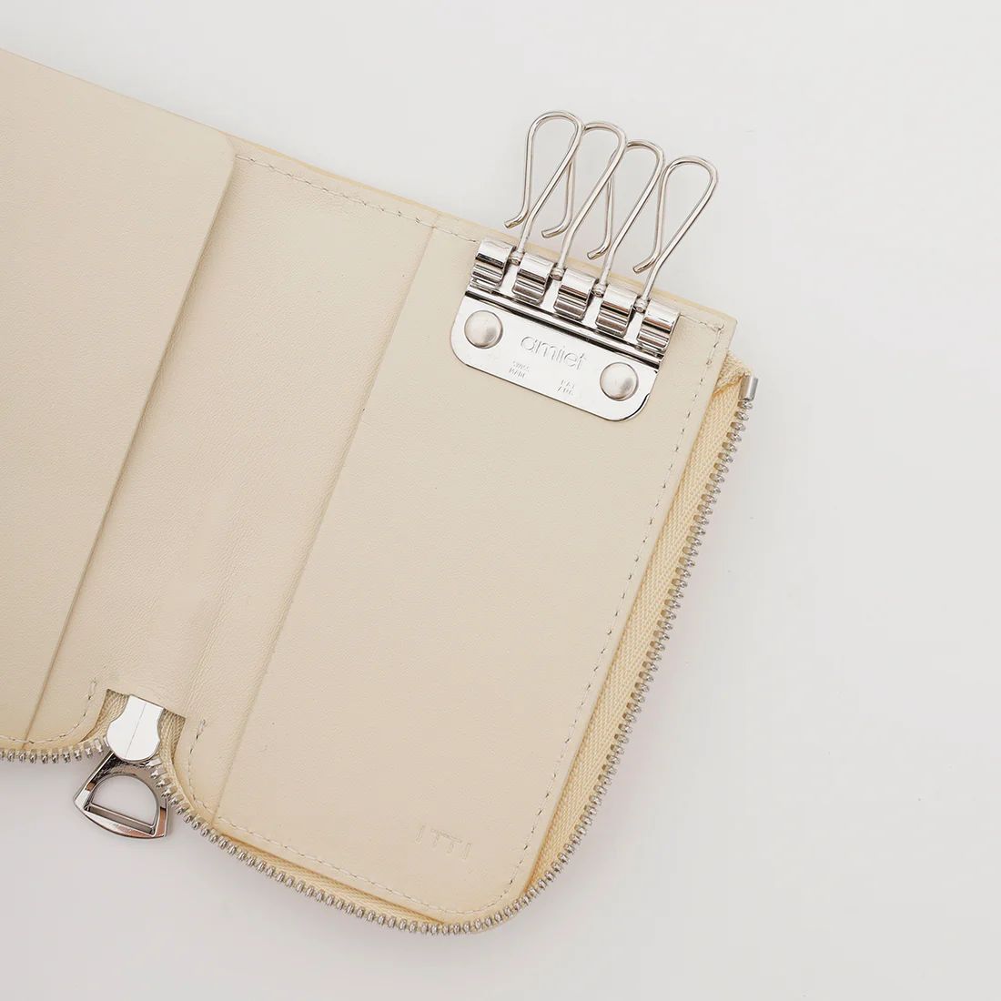【残りわずか】Cristy Key Card Case(SHIRO)