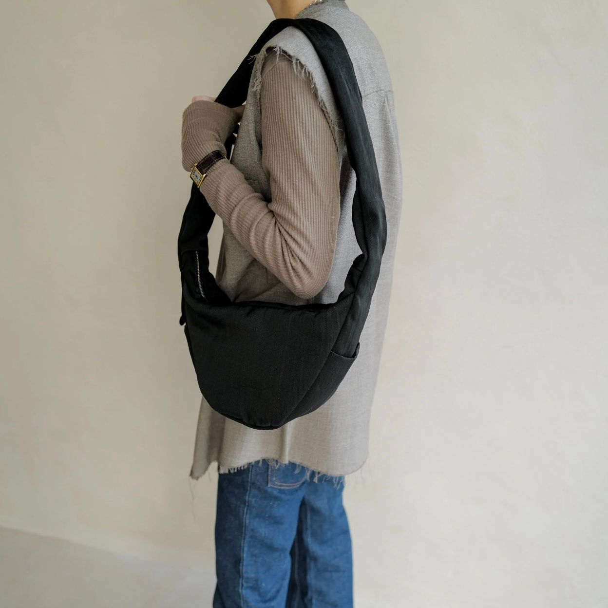 【再販売通知受付可能】Annie Puffer Mini Moon Bag(CERATO BRIGHT)