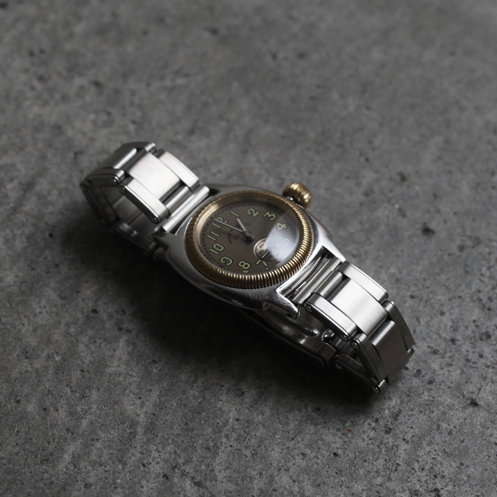 【残り一点】Coussin Early Stainless Rivet Belt(WOMEN/SILVER)
