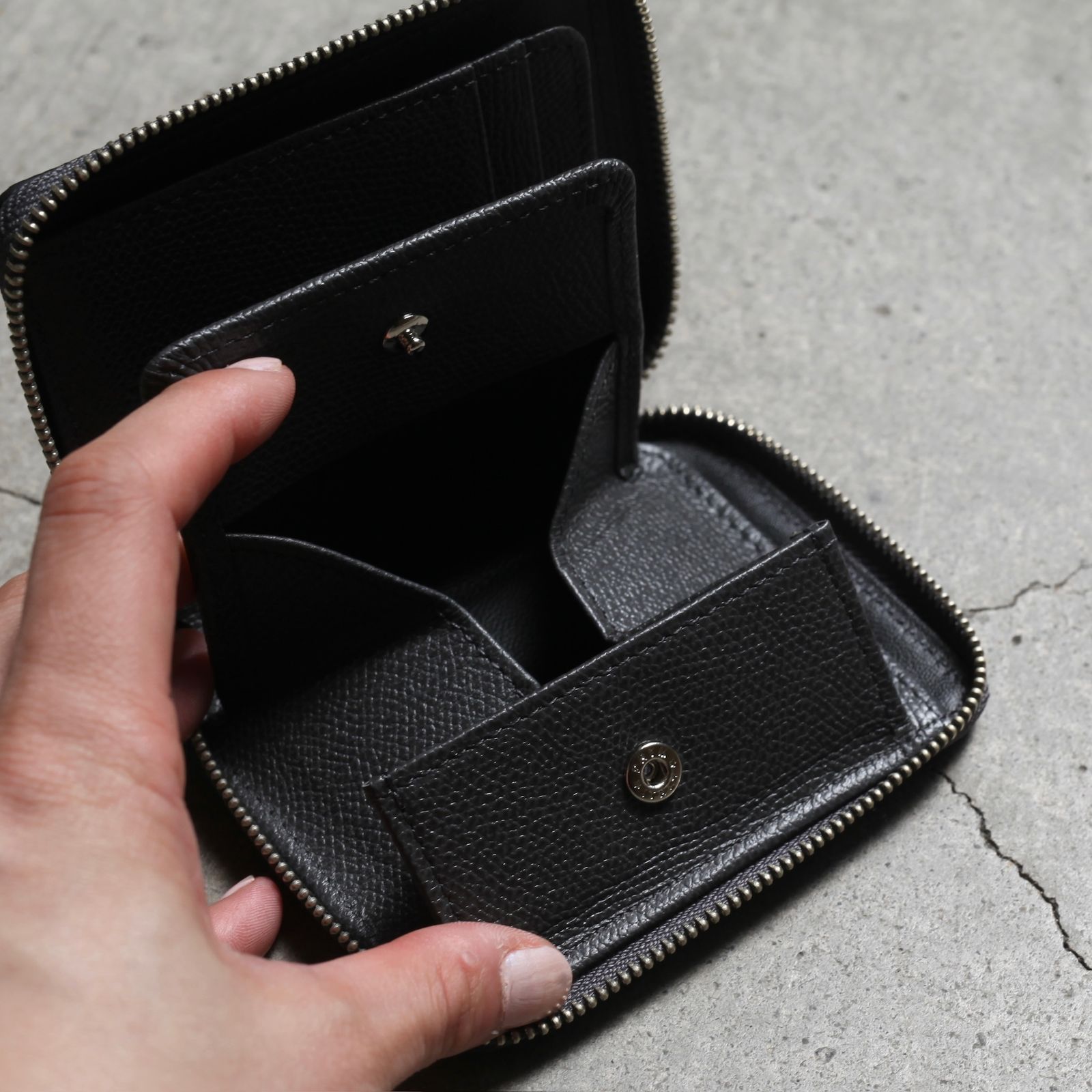 【残り一点】Round Zip Purse(DEG/VAL)