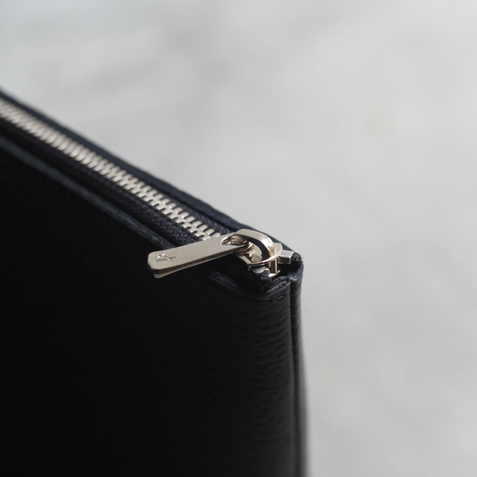 【残り一点】Pouch_L(BLACK)