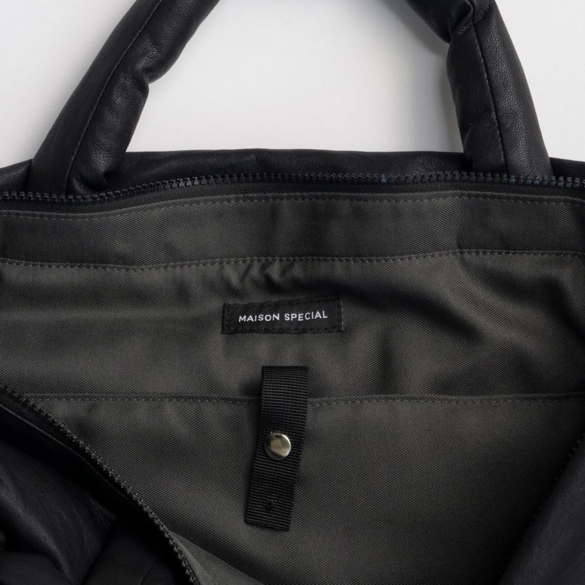 【残り一点】Vegan Leather Big Pillow Bag