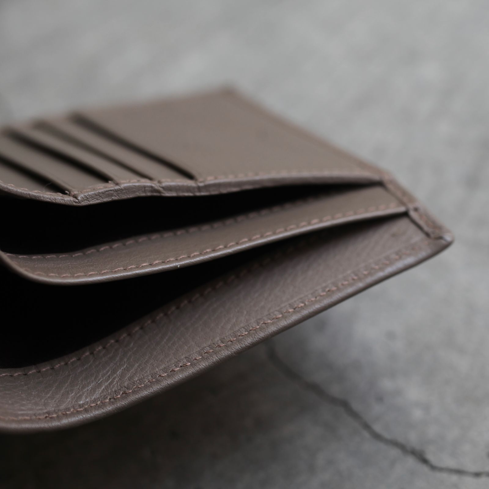 【残り一点】ミディアムウォレット