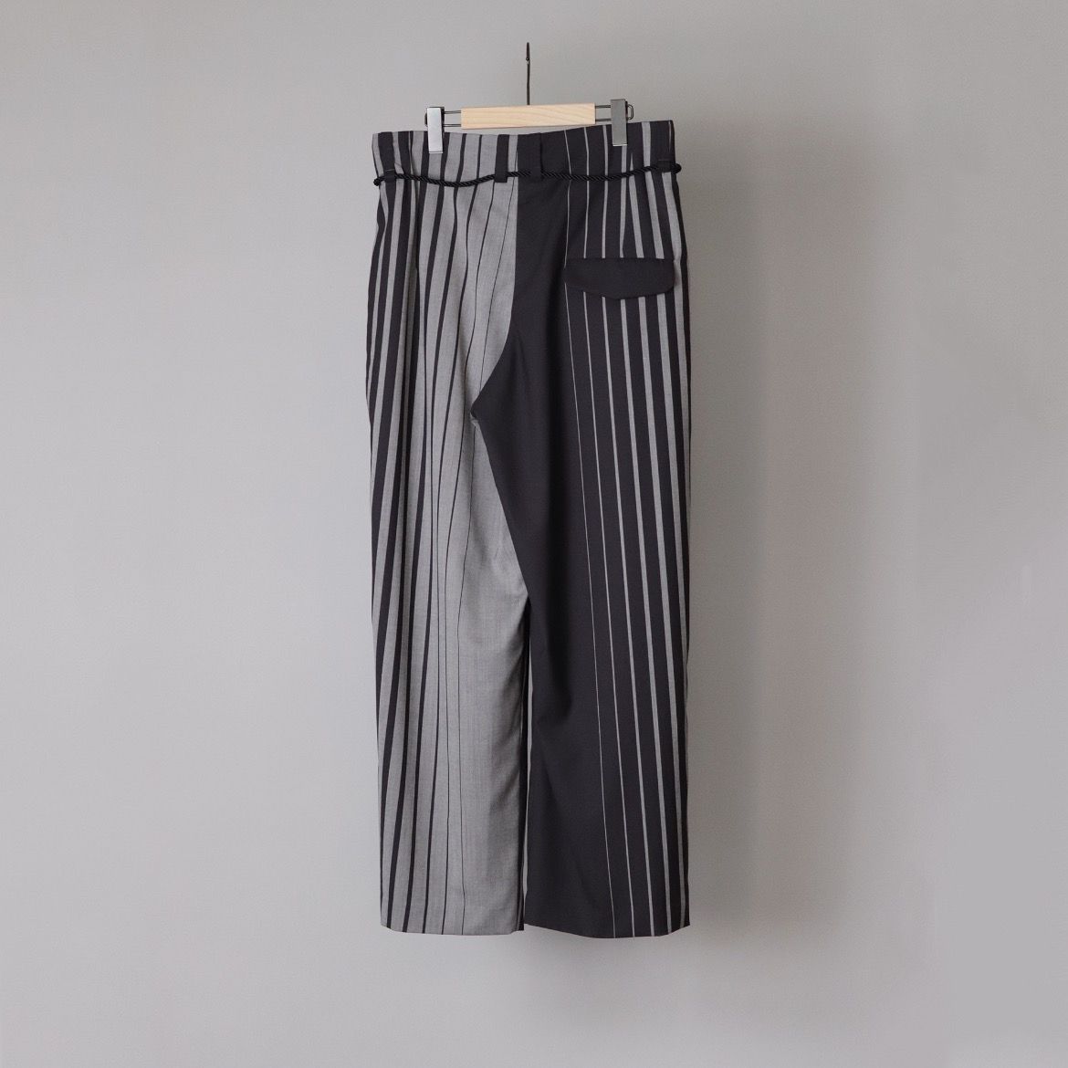 ETHOSENS - 【残り一点】Irregular Stripe Slacks | ACRMTSM ONLINE STORE