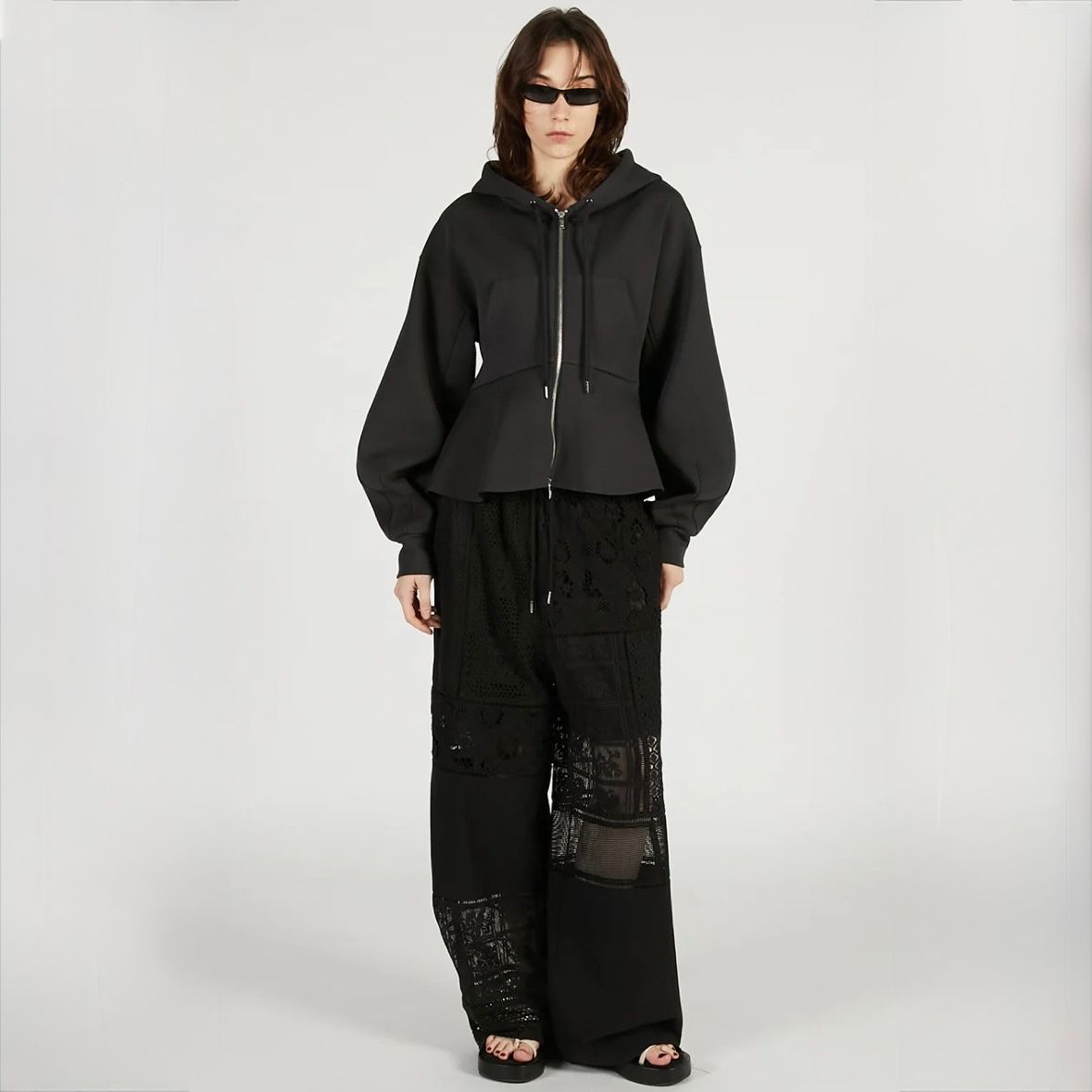 【残り一点】ペプラムフーディパーカー