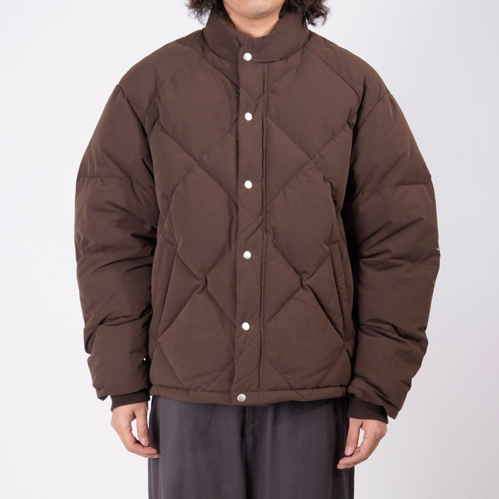 【タグ付新品】ユニバーサルプロダクツ　コート　ヘンプ混（白いネップ混） タグ付新品】ユニバーサルプロダクツコートヘンプ混（白いネップ混）