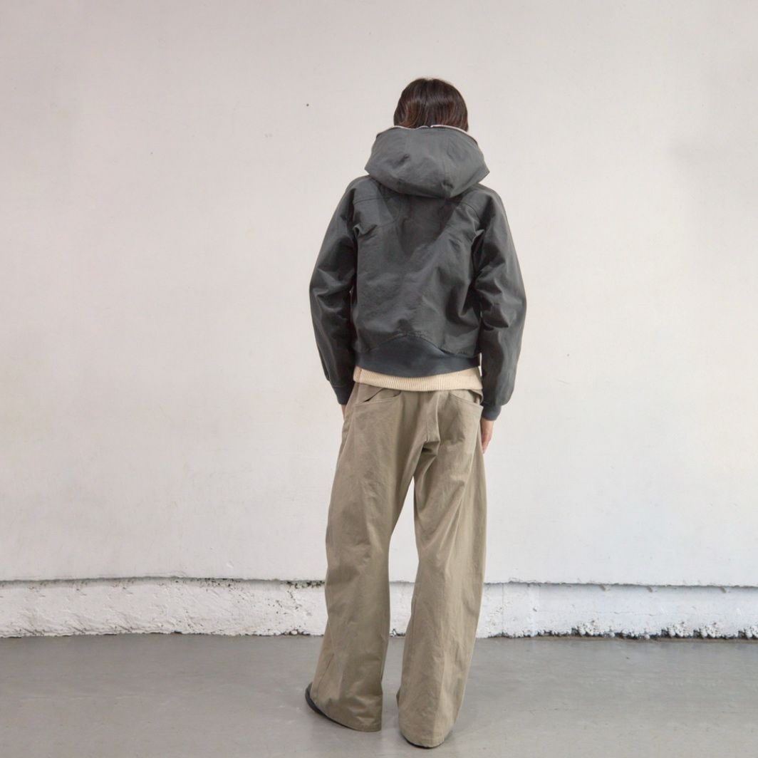 【残り一点】2Tucked Curved Leg Trousers