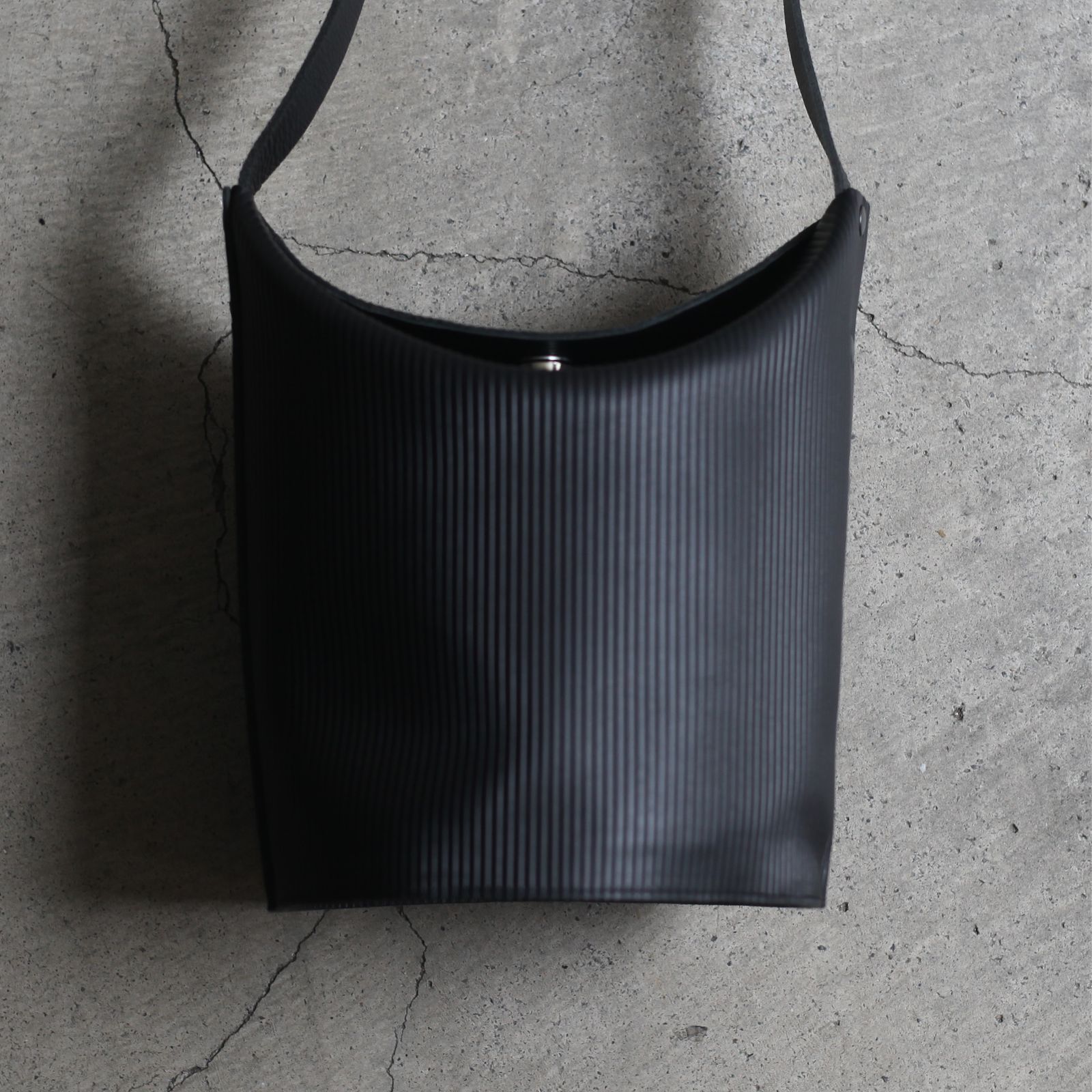 【残り一点】Cardboard Tube Shoulder Bag