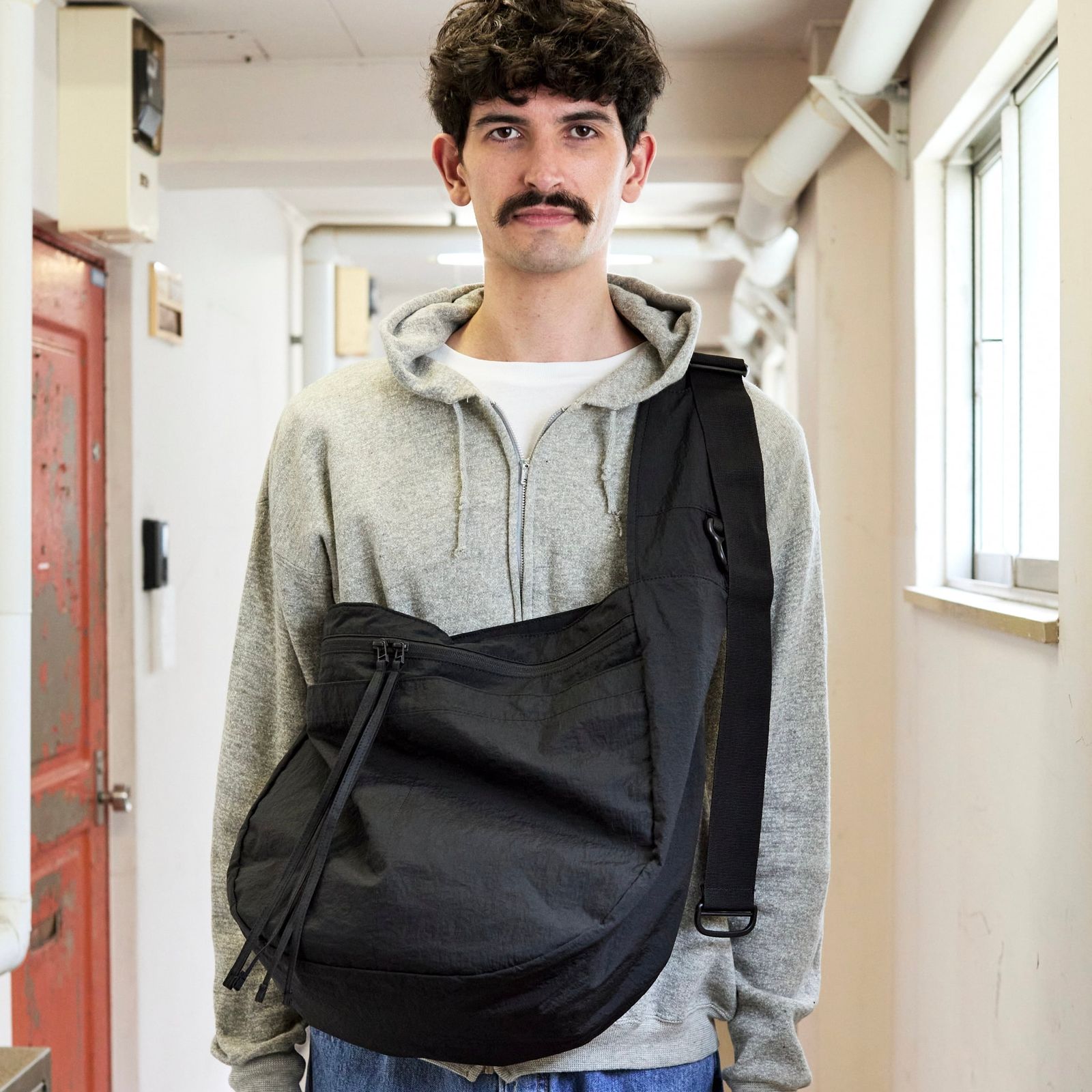 【再販売通知受付可能】Big Shoulder Bag