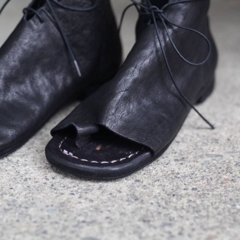 レザー種類 : WAXED HORSE(BLACK)
※商品ページ画像のレザー及び、仕様はサンプルとしてご覧ください。