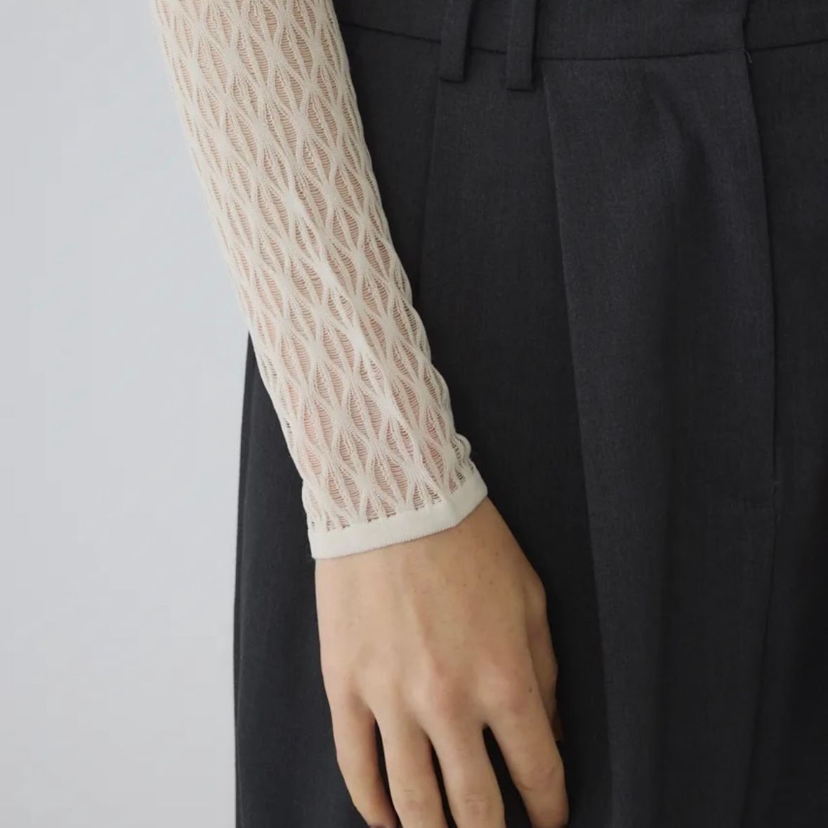 【再販売通知受付可能】Lace Knitting Tops