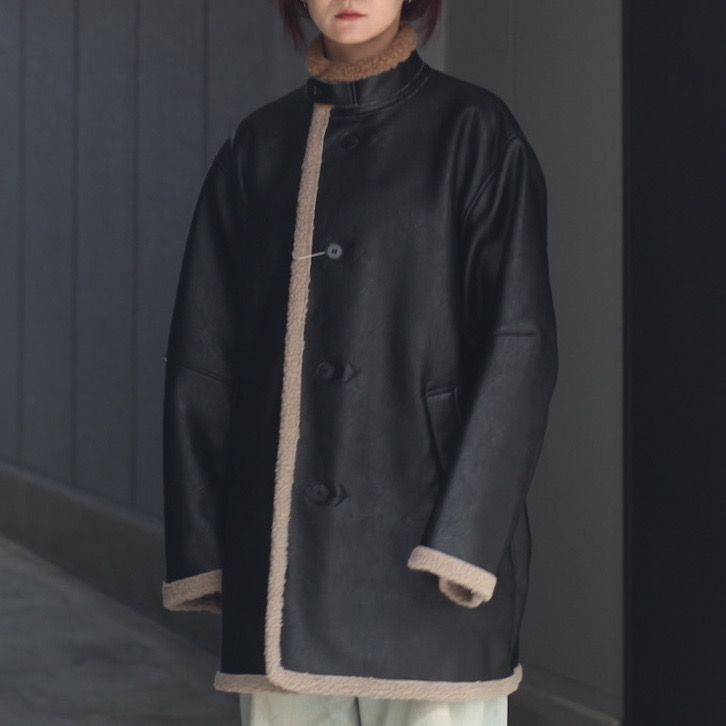ESSAY - 【残り一点】Standneck Mouton Coat | ACRMTSM ONLINE STORE ESSAY - 【残り一点】Standneck Mouton Coat | ACRMTSM ONLINE STORE