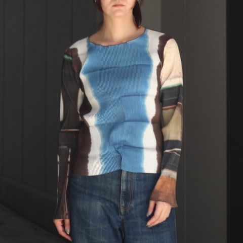 【残り一点】Graphic Top