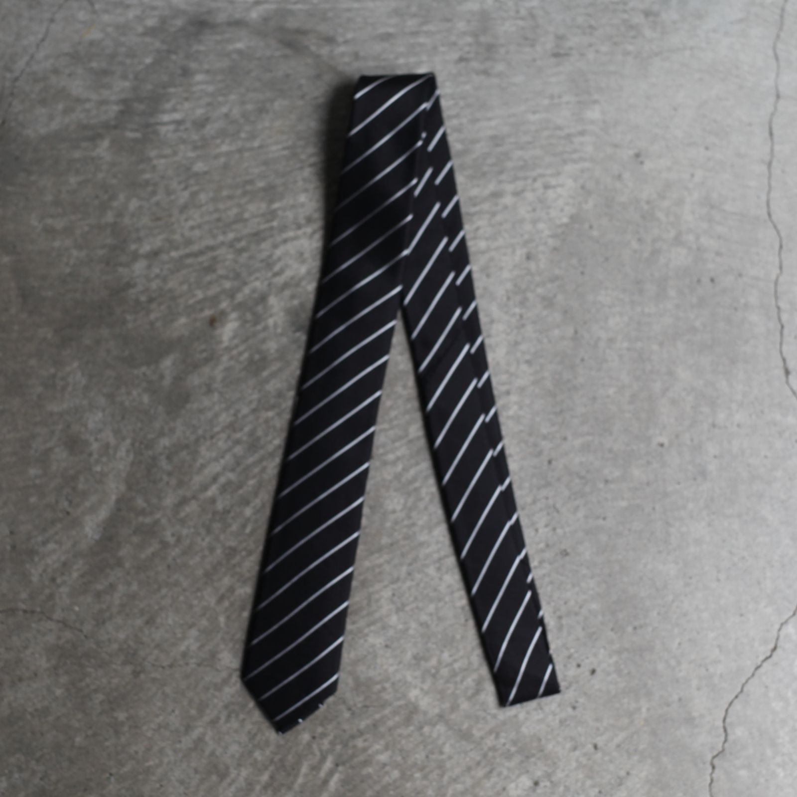 【残りわずか】Stripe Silk Narrow Tie(BLACK)