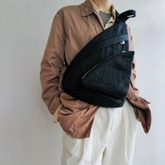 【残り一点】Annie Puffer Sling Bag(CERATO BRIGHT)