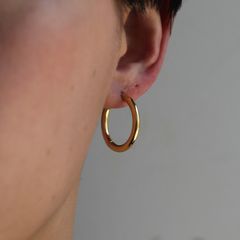 【残りわずか】Classic Hoops Medium(GOLD)