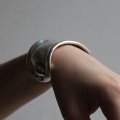 【お取り寄せ注文可能】Chopin Right Finger Armor Bangle(WHITE)