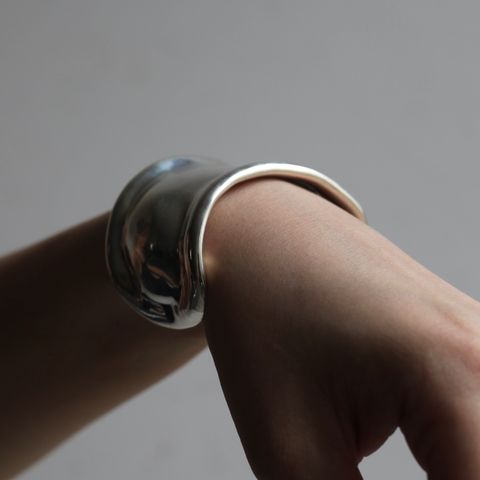 【お取り寄せ注文可能】Chopin Right Finger Armor Bangle(WHITE)