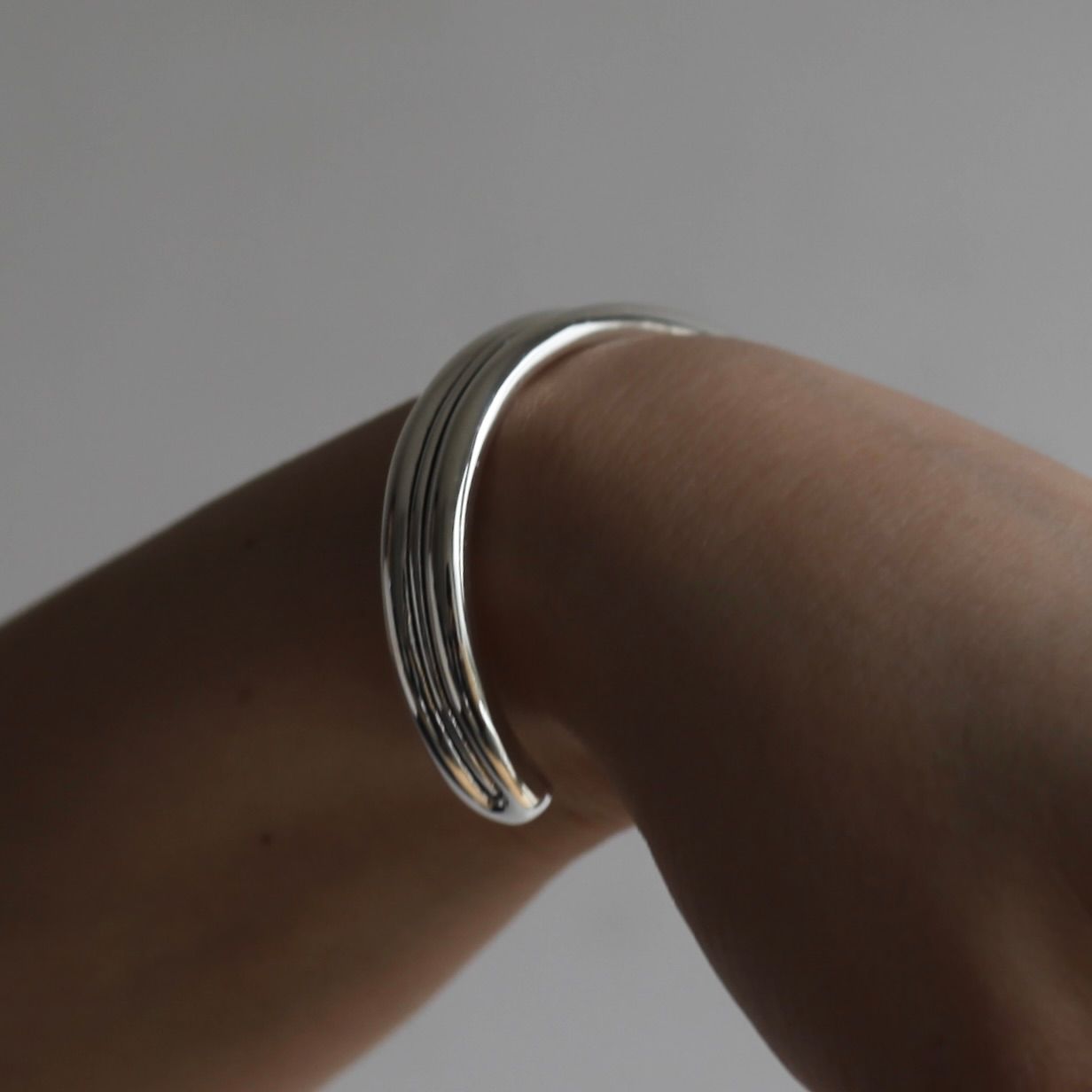【お取り寄せ注文可能】Line Bangle