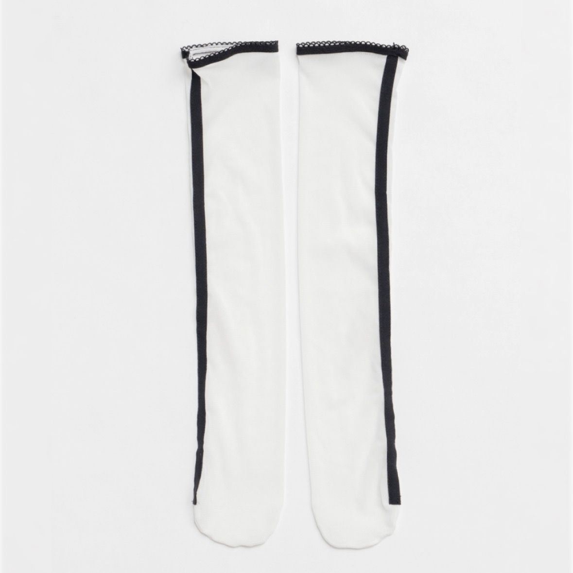 【残り一点】Sheer Line Socks