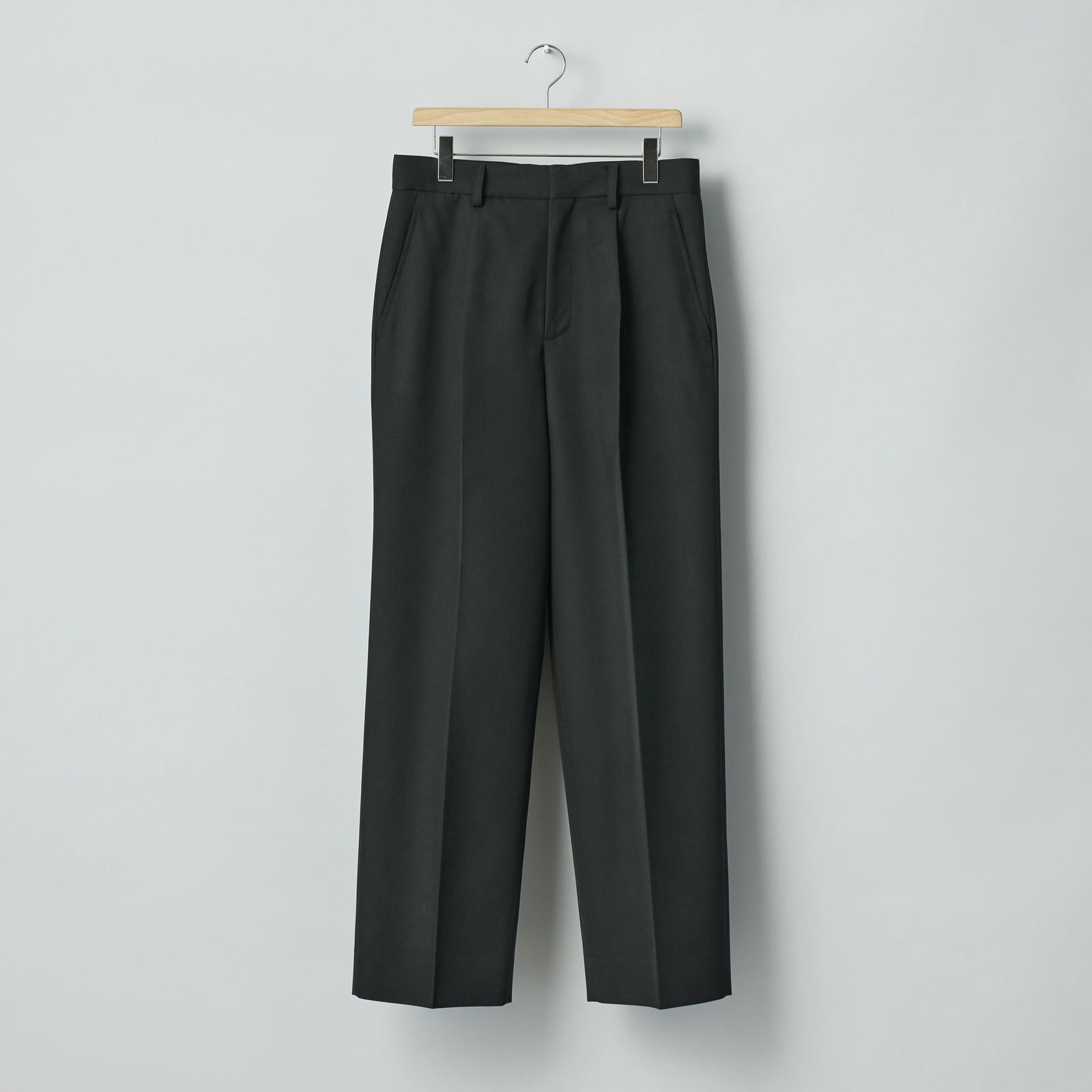 【残りわずか】Wool Kersey Straight Trousers