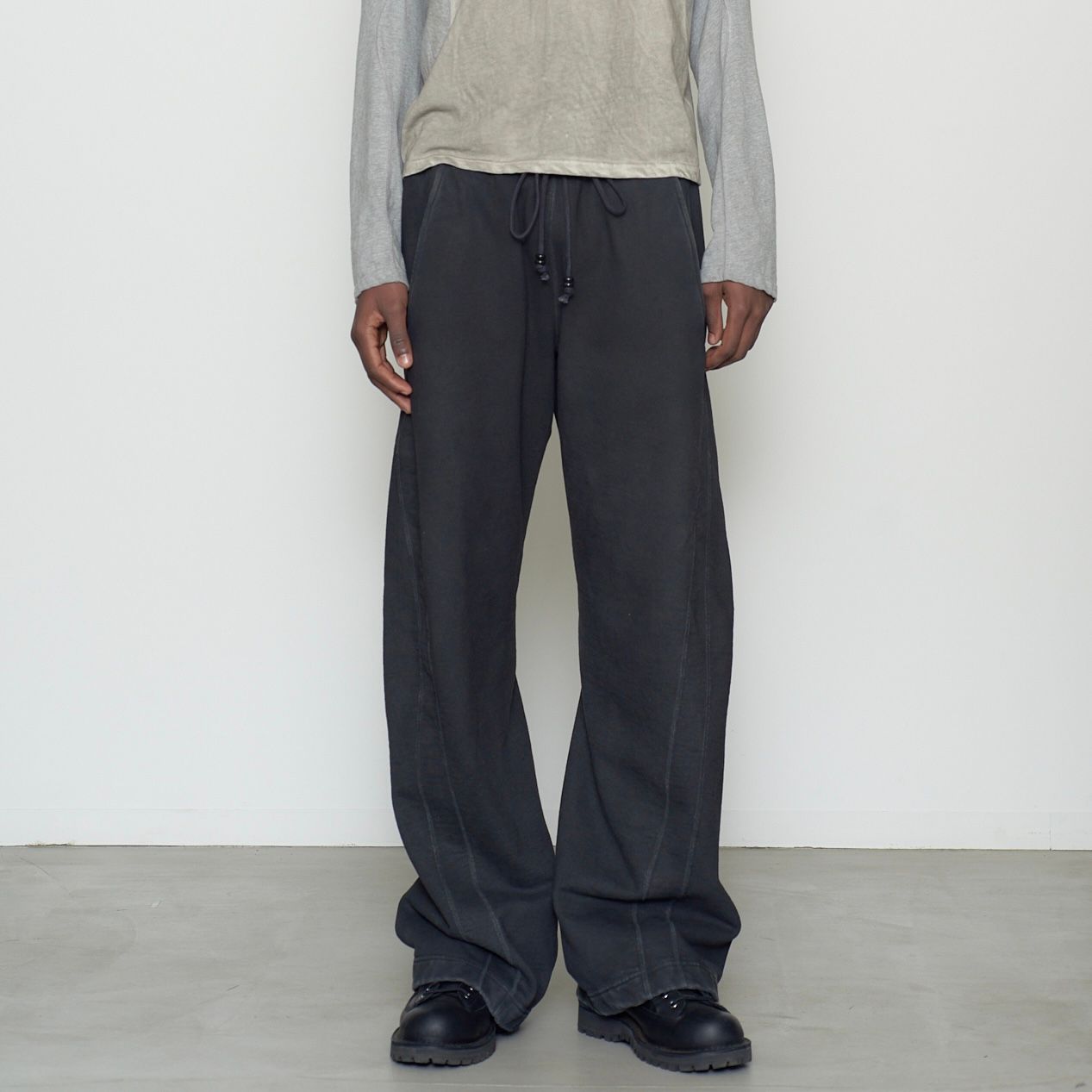 【残りわずか】3D Twisted Jeans