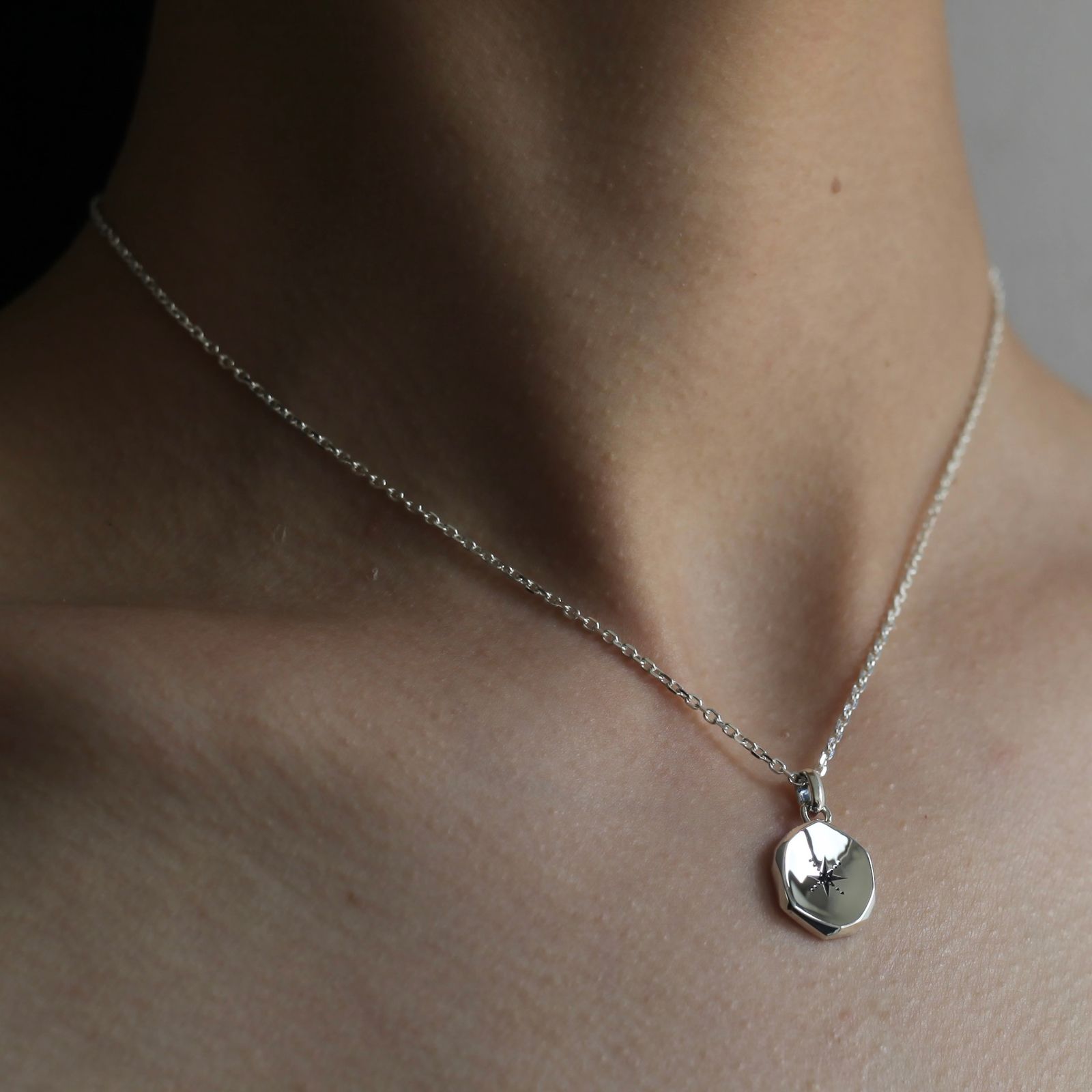 【お取り寄せ注文可能】Amulet Pendant_L(SAPPHIRE)