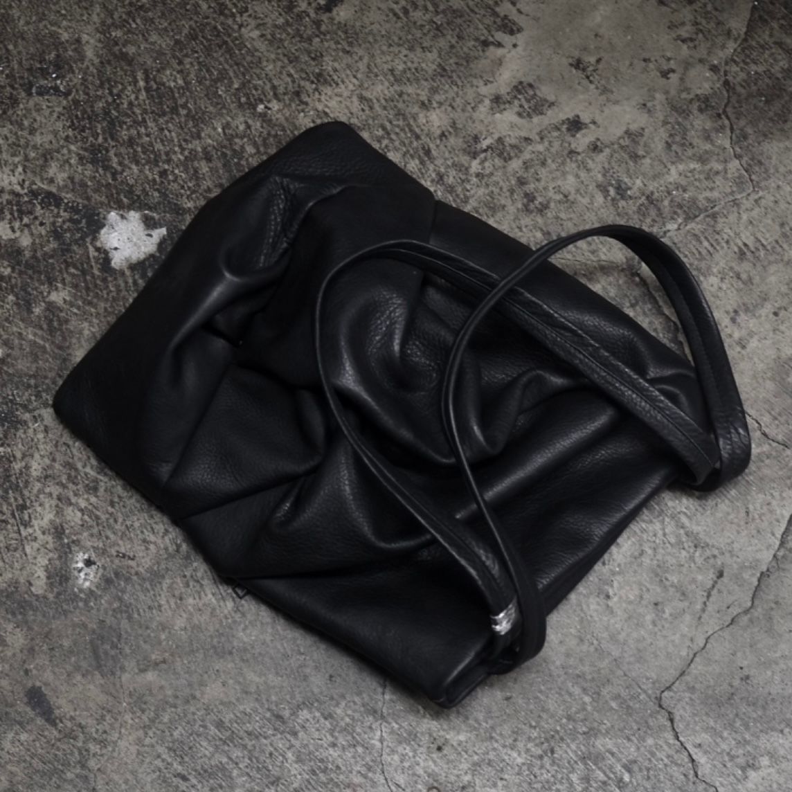 【お取り寄せ注文可能】Distorted Painting Tote Bag