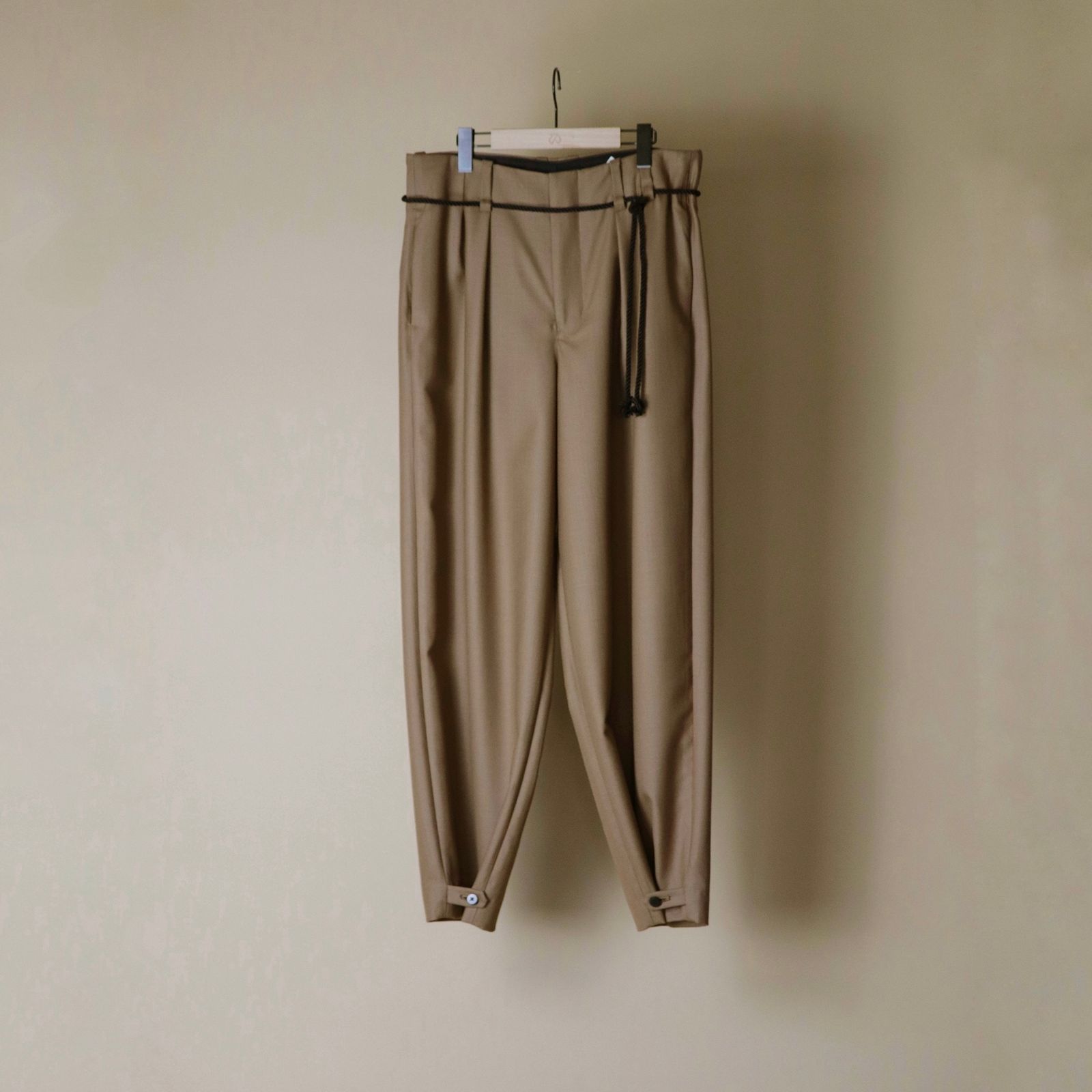 【残り一点】Squeeze Slacks