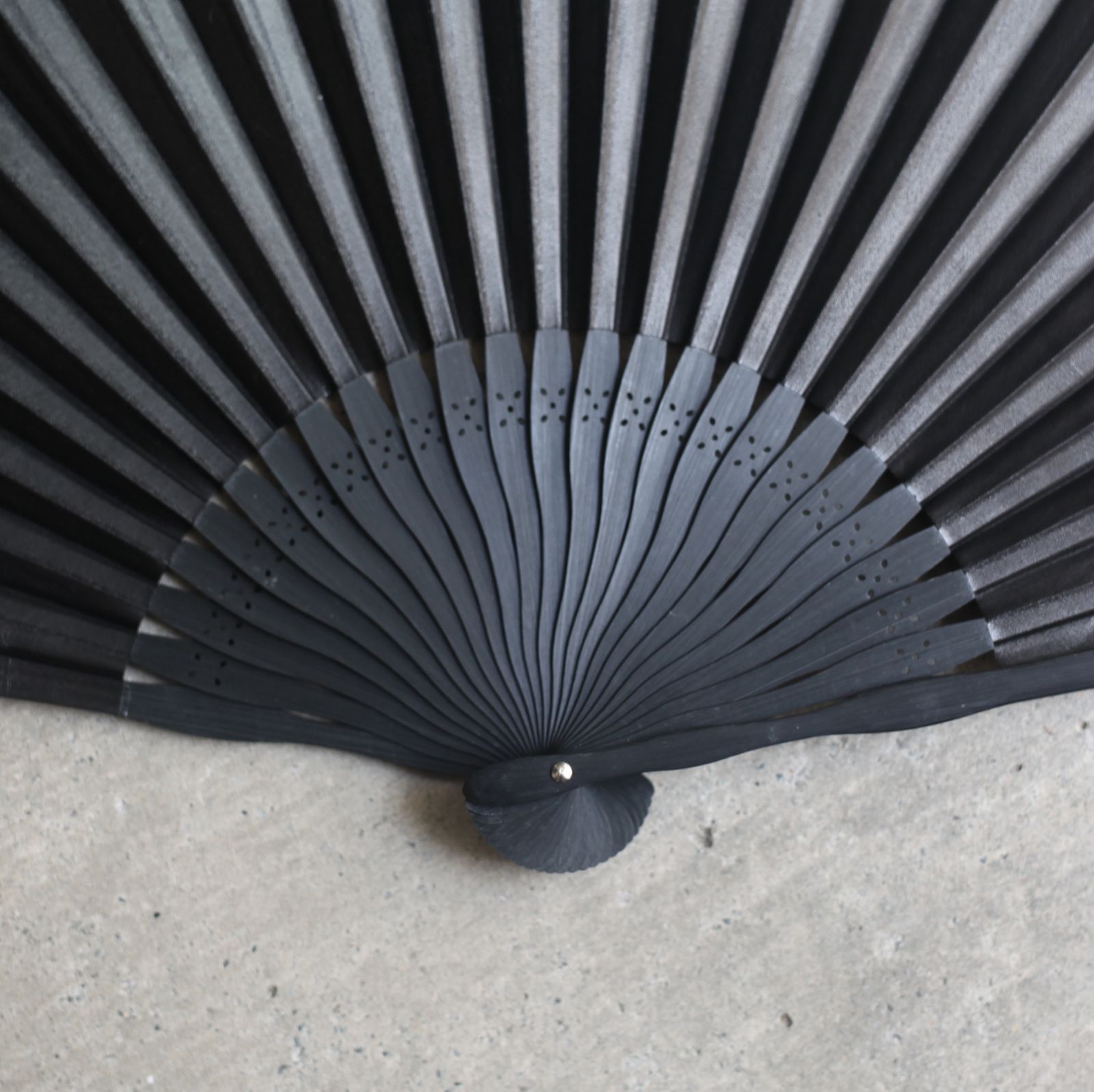 【お取り寄せ注文可能】Leather Sensu(BLACK)