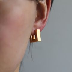 【残り一点】Square Hoops Small(GOLD)