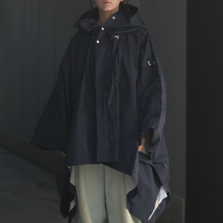 【残り一点】ポリエステルギャバジンフーデッドポンチョ