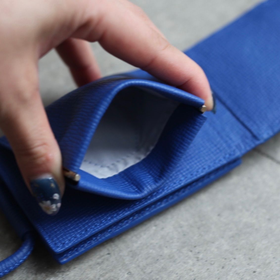 【残り一点】レザーストラップ付ウォレット(LAPIS BLUE)