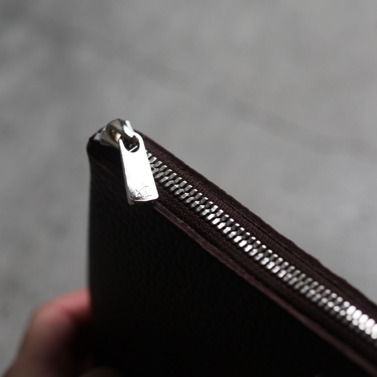 【再販売通知受付可能】Pouch_M(DARK BROWN)