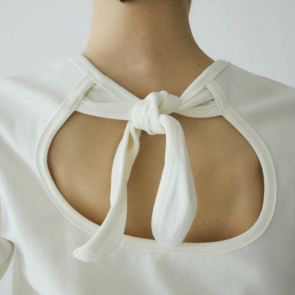 【残り一点】Back Ribbon Cut Top