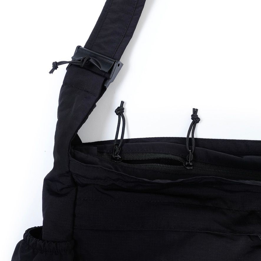 【残り一点】Big Nylon Shoulder Bag