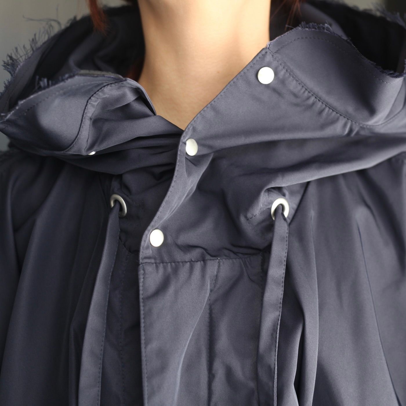 【残り一点】ポリエステルギャバジンフーデッドポンチョ