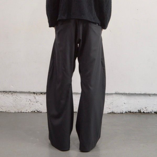 【残り一点】2Tucked Curved Leg Trousers