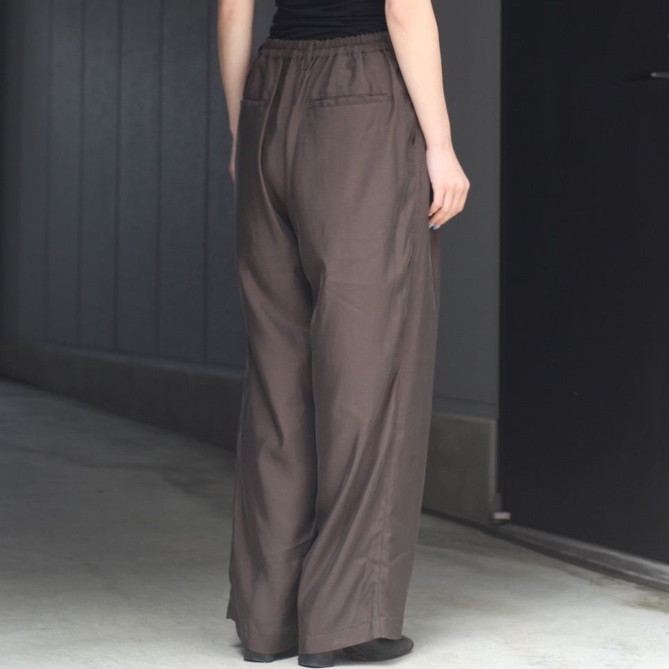 【再販売通知受付可能】Cupro Twill Wide Easy Trousers