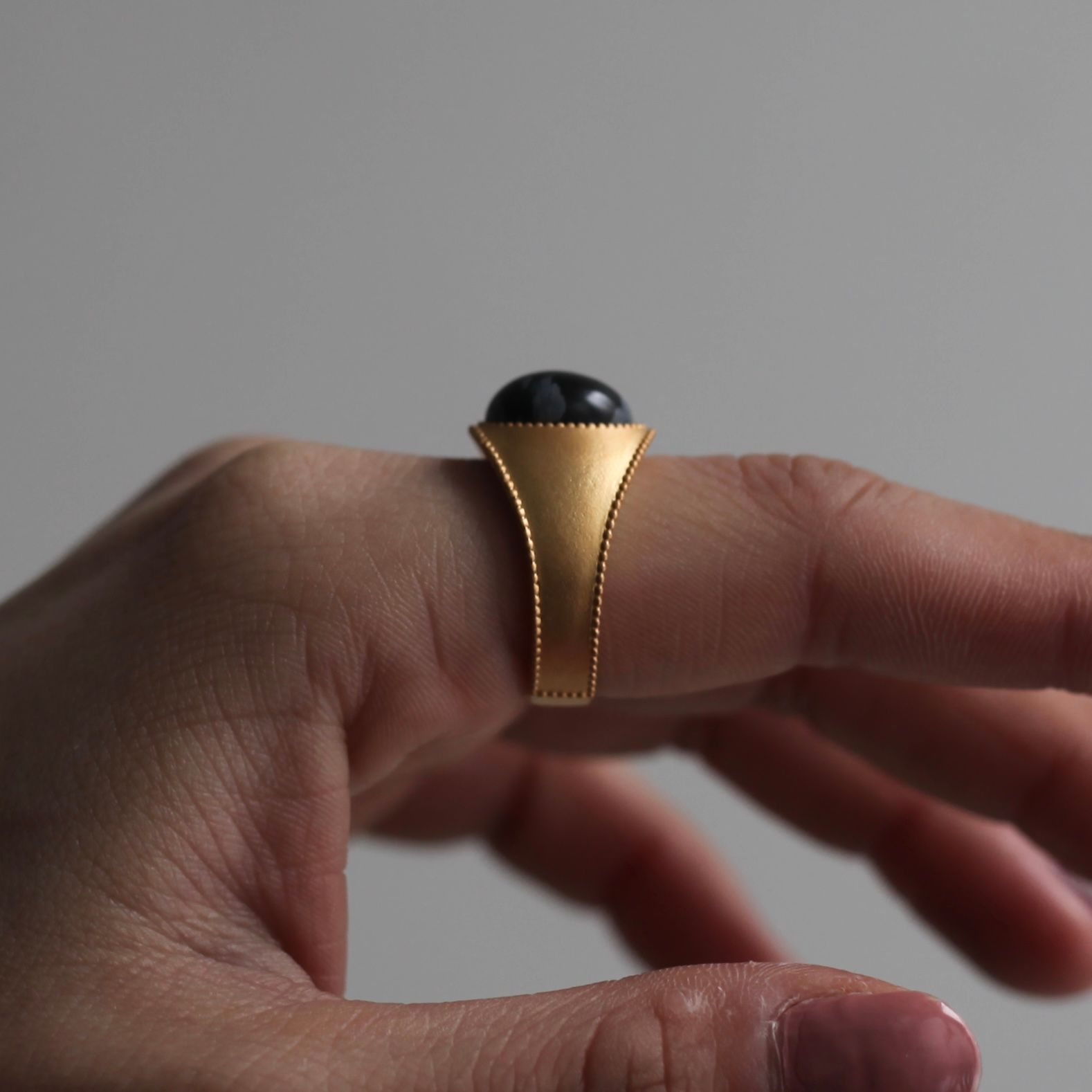 【お取り寄せ注文可能】Signet Ring _艶消し加工(GOLD)