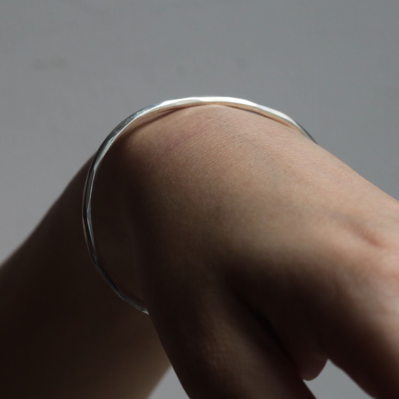 【再販売通知受付可能】Bangle Hook Hammered
