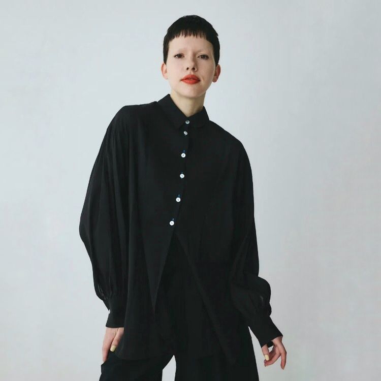 【残り一点】Round Hem Shirt