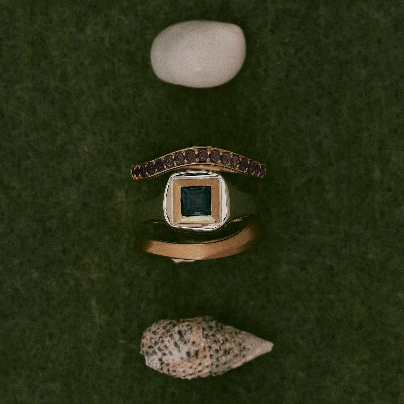 【お取り寄せ注文可能】Tiny Jewel Square Ring