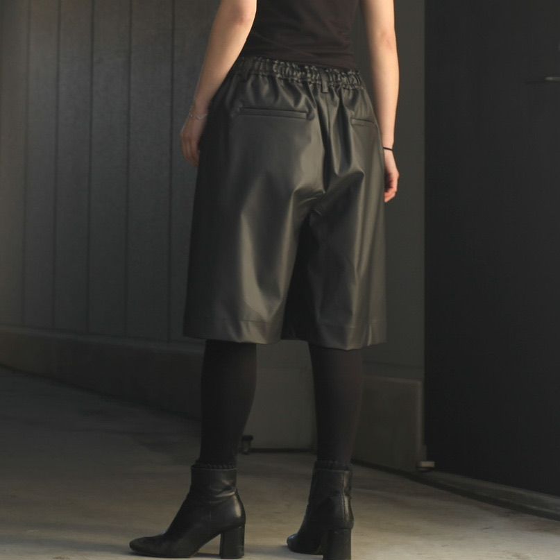 stein LEATHER WIDE EASY SHORT TROUSERS S試着のみの未使用品です