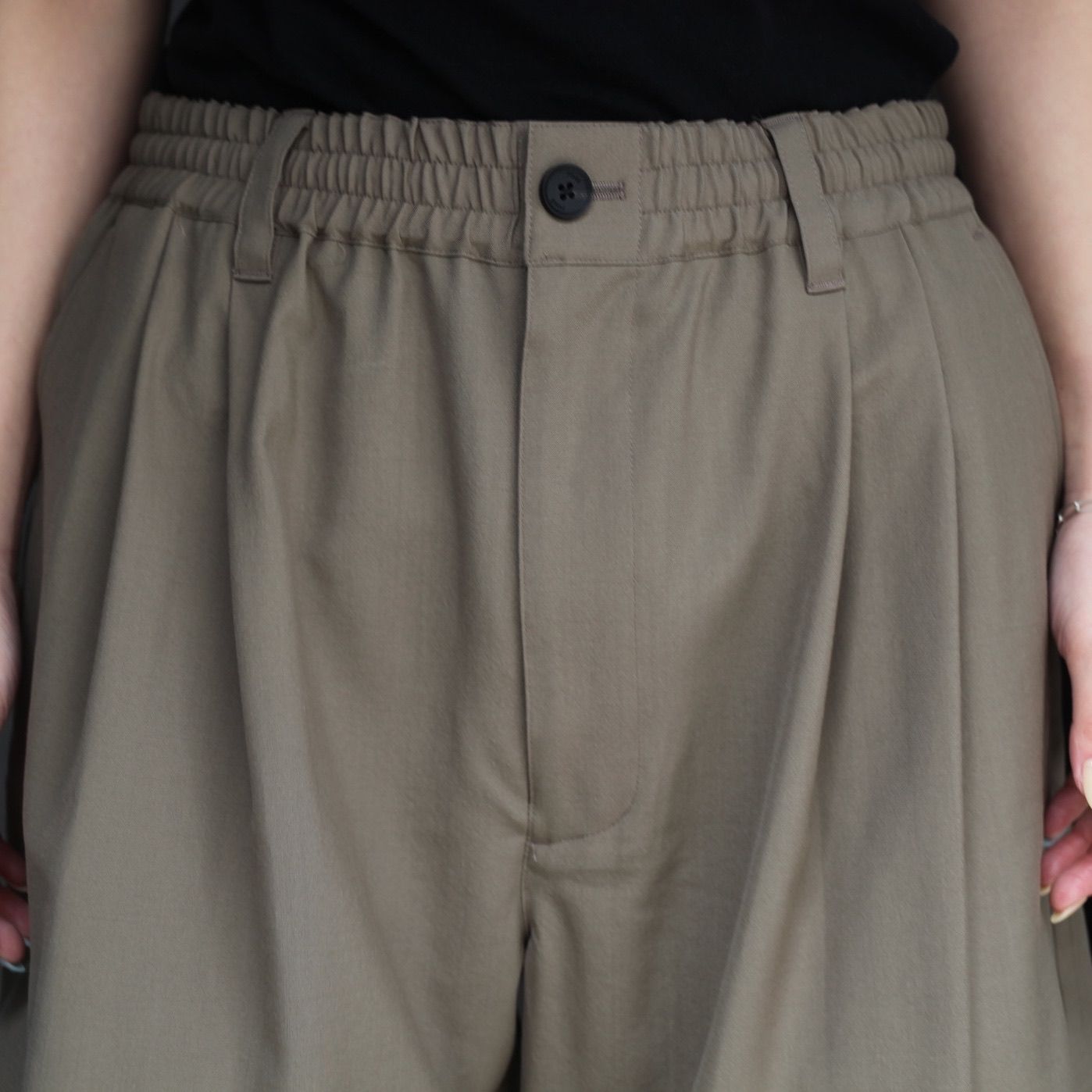 【残り一点】Wool Washer Tropical 2Pleated Easy Shorts