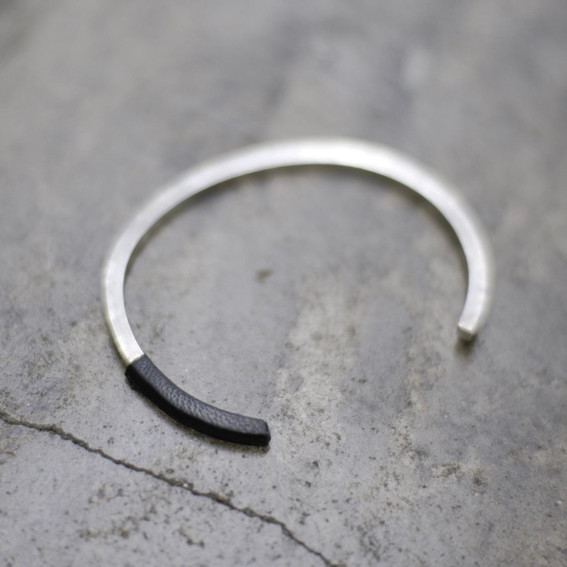 【お取り寄せ注文可能】Shading Silver Bangle
