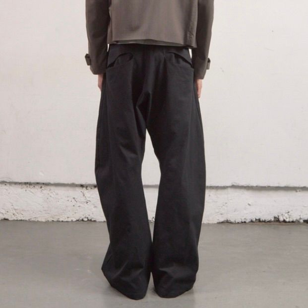 【残り一点】2Tucked Curved Leg Trousers