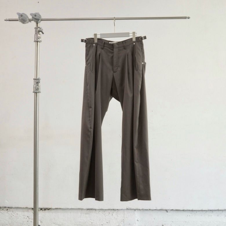 【残り一点】2Tucked Curved Leg Trousers